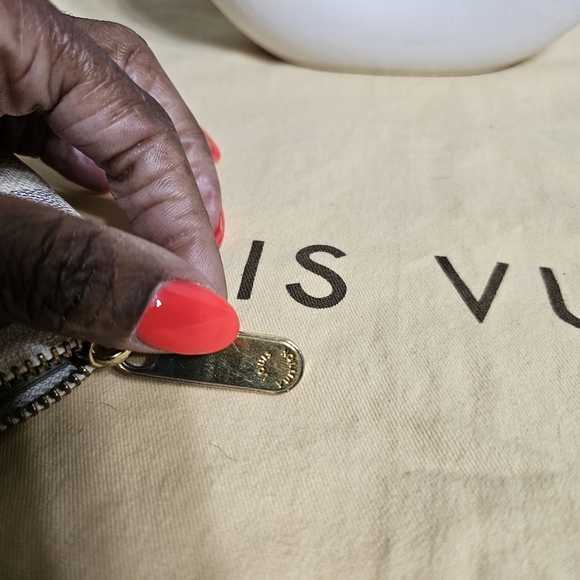 Louis Vuitton DAMIER AZUR ZIP AROUND WALLET - Picture 9 of 11